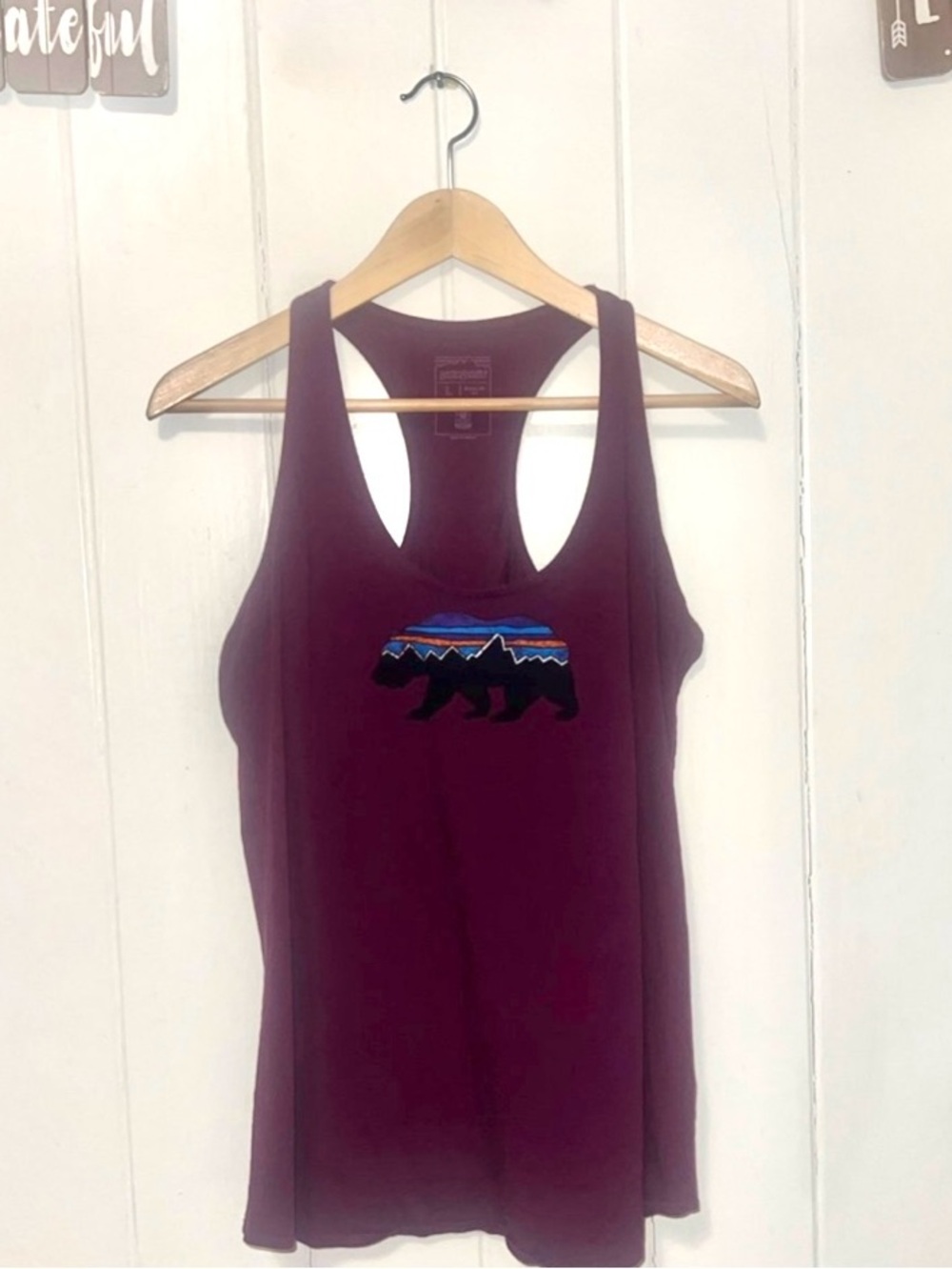 💕❤️ Patagonia Women’s Maroon Racerback Tank Top with Bear Graphic
